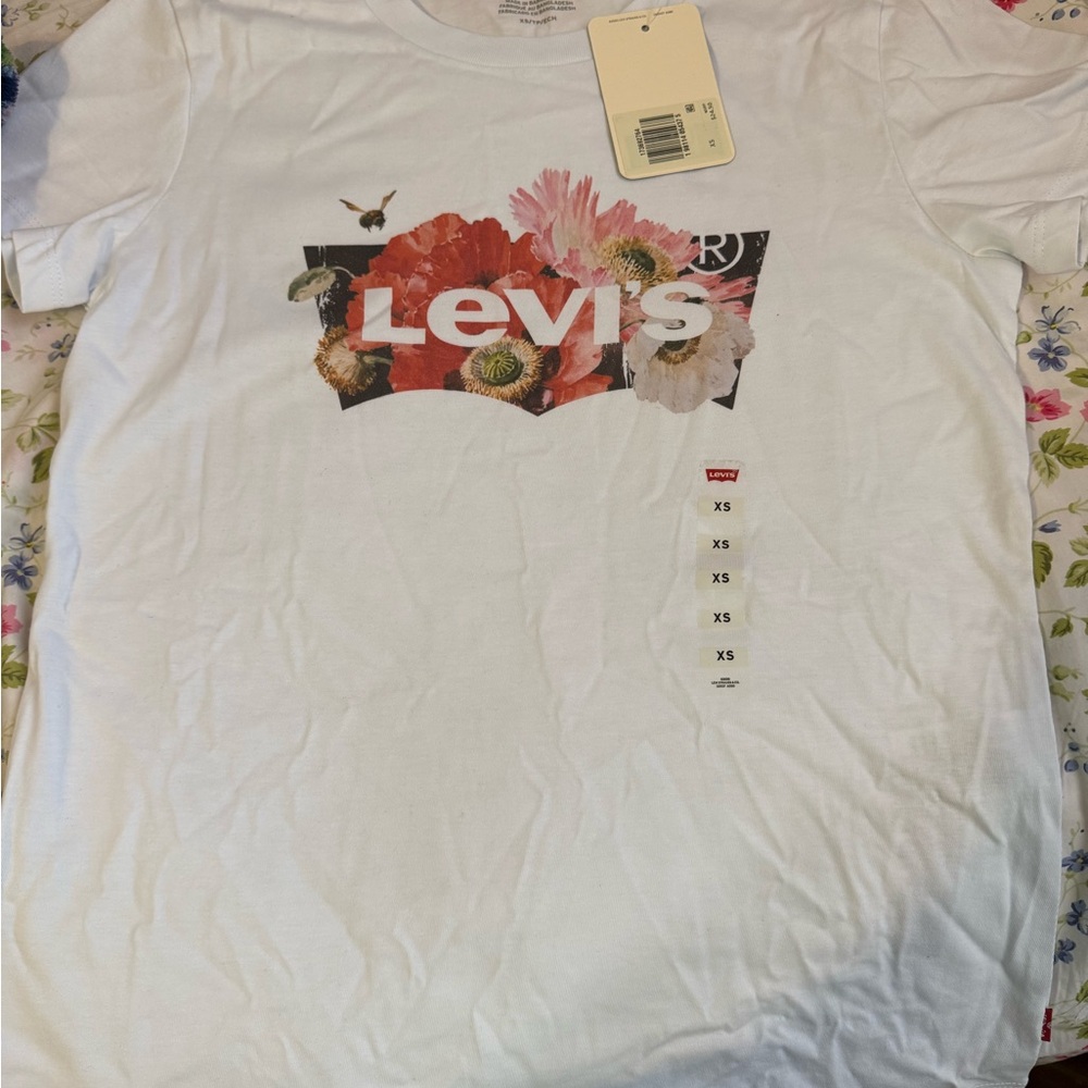 Levi's Floral Graphic T-Shirt